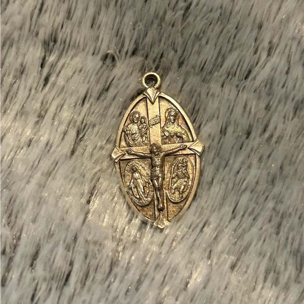 💙Vintage I am Catholic Please Call a Preist Pendant